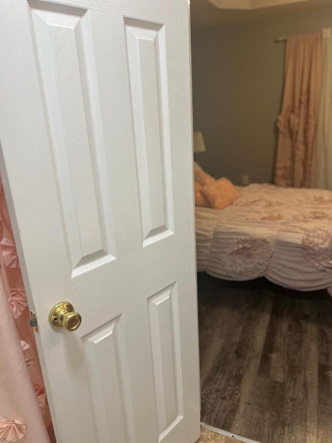 Locked In Apartment Charlotte Luaran gambar